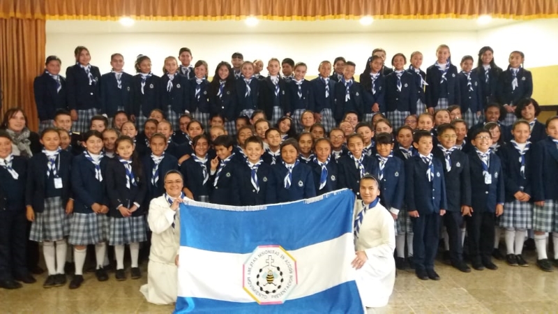 Grupo de niños consagrados AMA