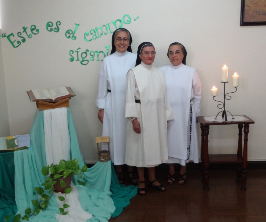 De izquierda a derecha: Hnas. Gabriela, Margarita y Nilda