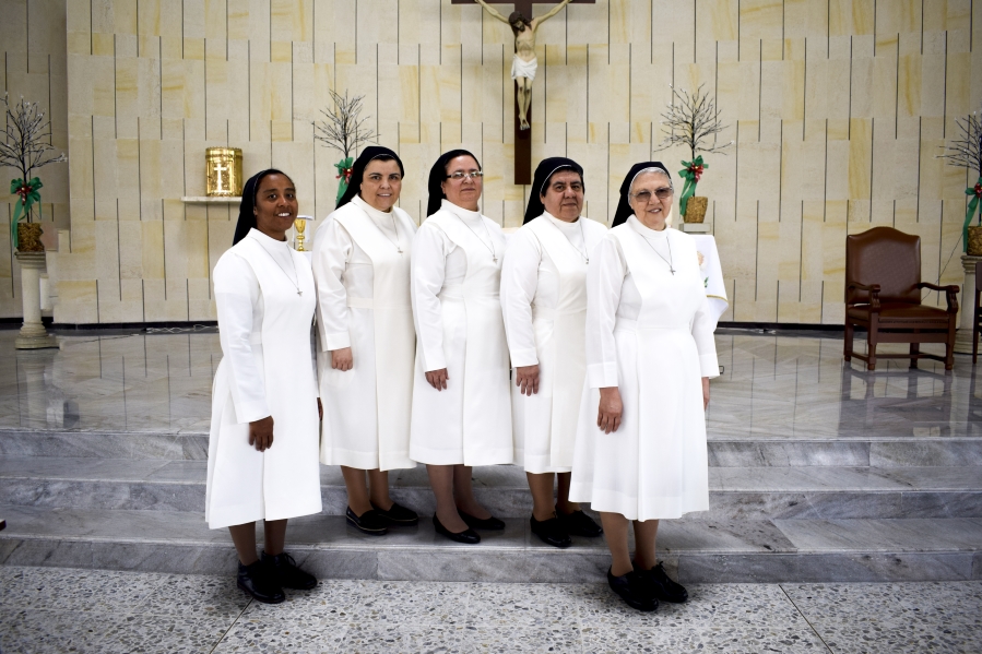 Hnas. Yamile, Luz Karime, Waldina (Superiora provincial), Gloria Smith, Sonia Stella