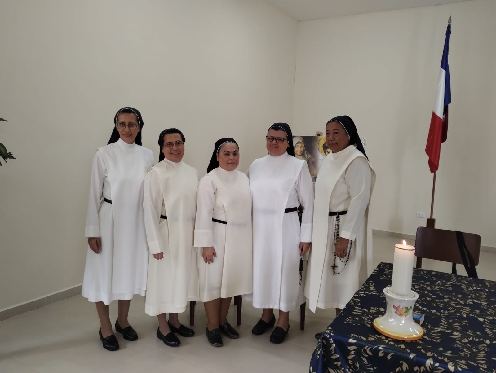 From left to right: María Eliza Ariza Almánzar, Irma Jiménez Afanador, María Elizabeth Caicedo Caicedo (Provincial Superior), Diana Lucía Rivera Murillo, Cleta Marina López Páez.