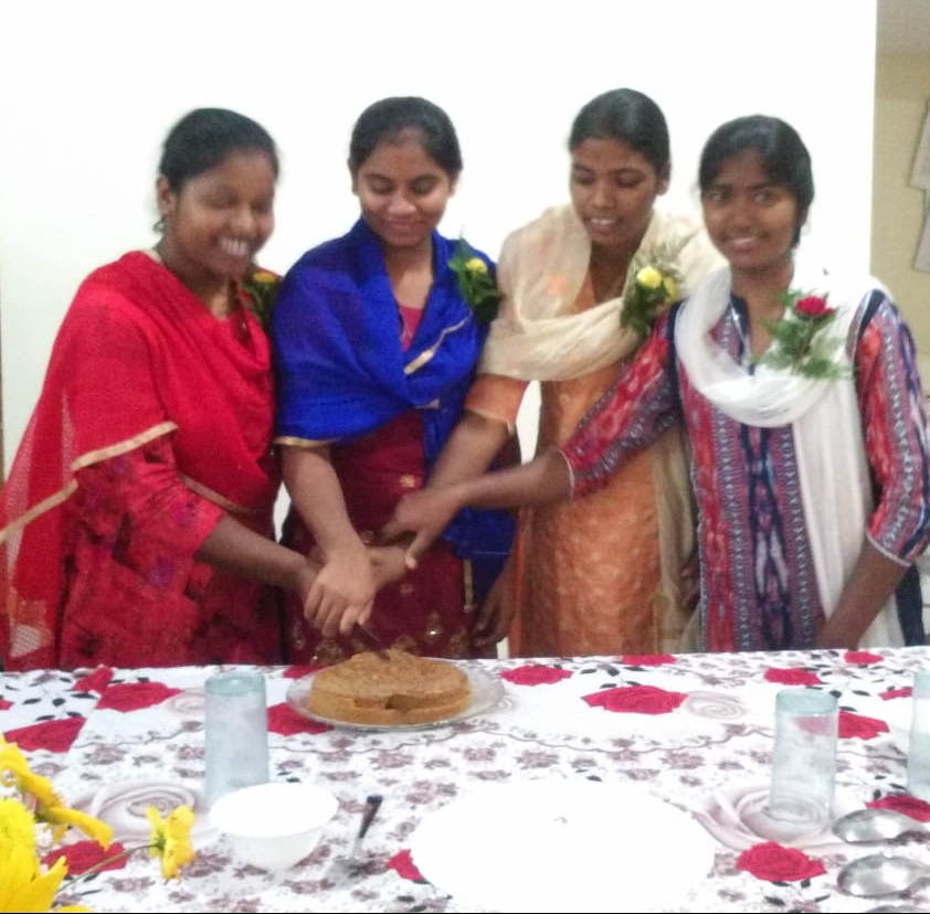 L'entrée au Postulat d'Archana Minz, Flora Agnes, Sujitha R. et Amali Josephine